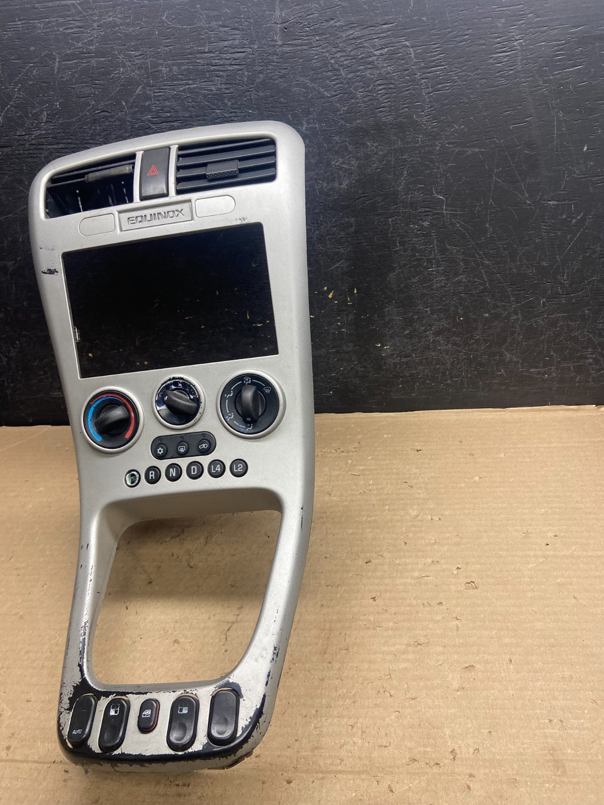 2005 to 2006 Chevrolet Equinox Radio Face Climate Control Panel Bezel AH5340 DG2