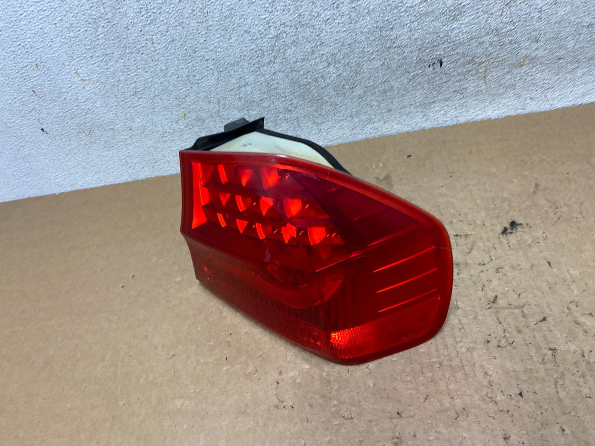 2009 2010 BMW 328i 3 Series Right Passenger RH Side Tail Light AI3664 LK1