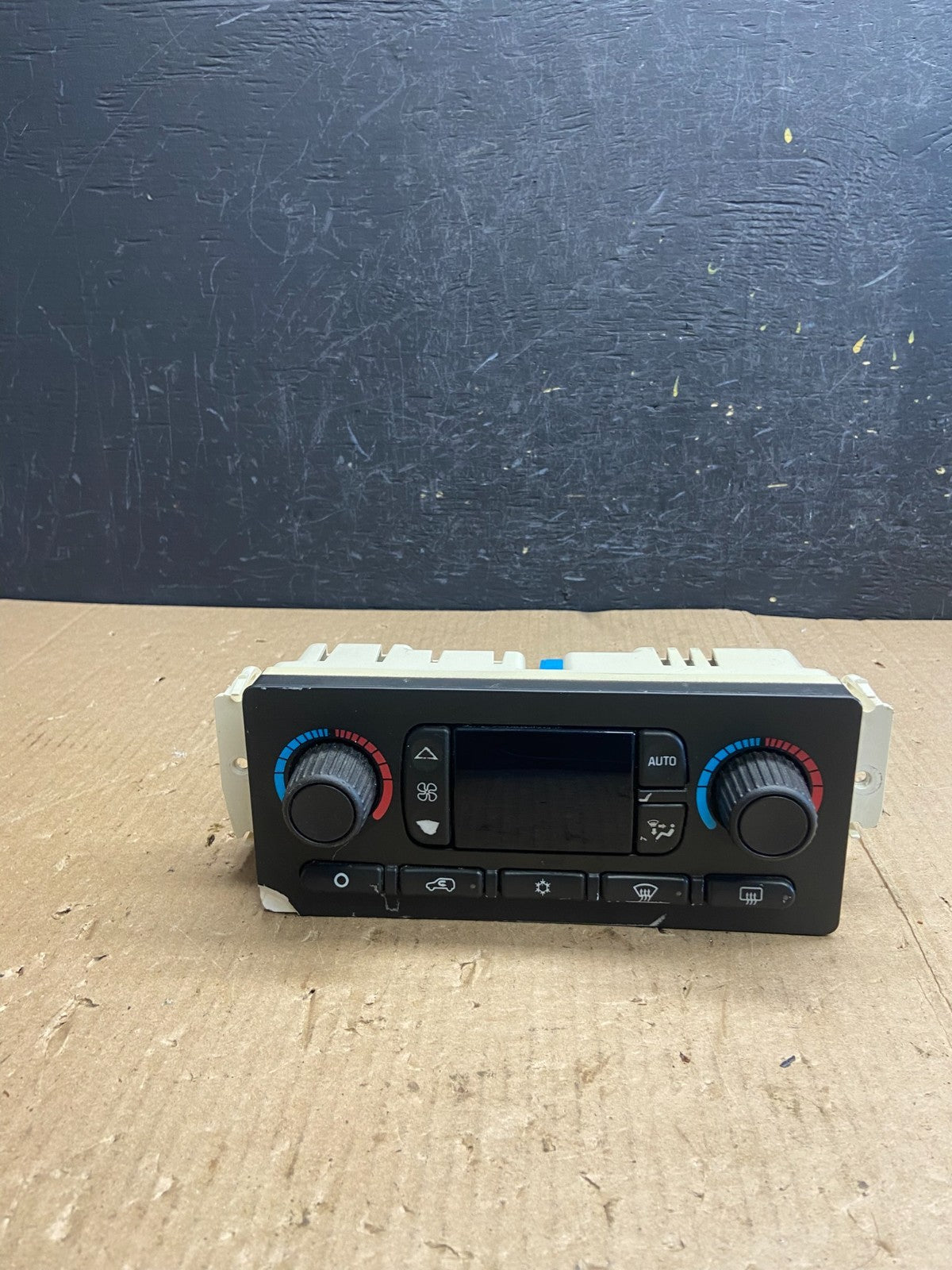 2003-2006 GMC Chevrolet Envoy Trailblazer Climate Control A/C Panel AE4000 DG0