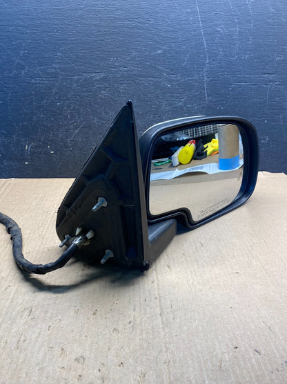 2003-2006 Chevrolet Tahoe Suburban Right Passenger Turn Door Mirror AE7650 DW9