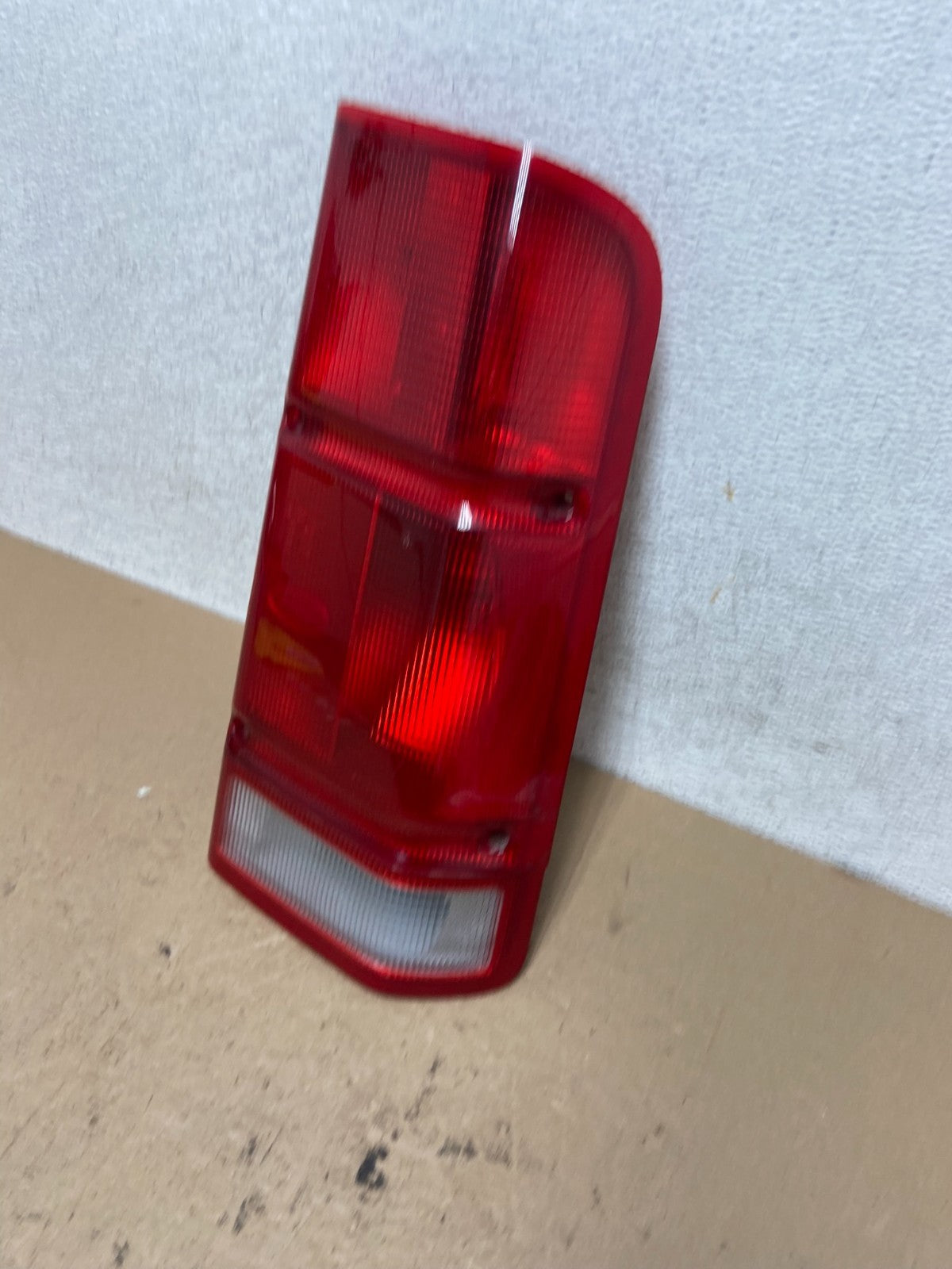 1999 - 2002 Land Rover Discovery Right Passenger Side Tail Light AF4776 DW1