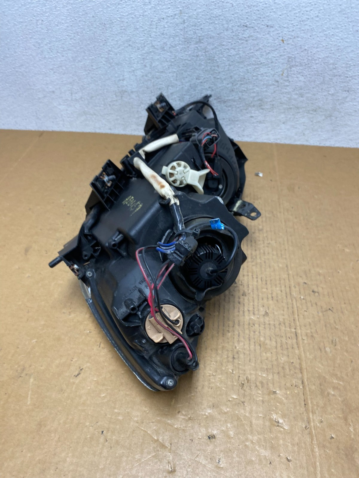 Halogen 2007 to 2009 Mazda CX-7 Right Passenger RH Side Headlight AE0459 DW6