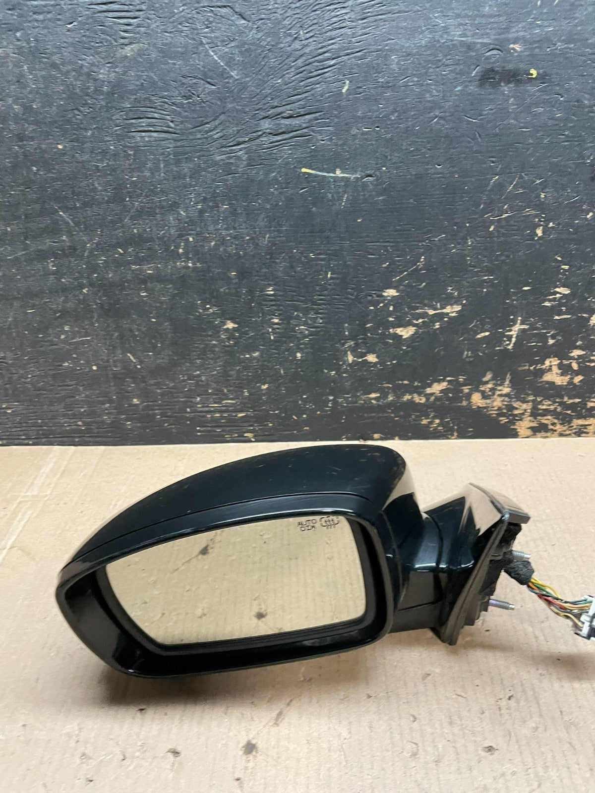 2009 to 2014 Hyundai Genesis Sedan Left Driver Turn Signal Door Mirror AA2012 MS9