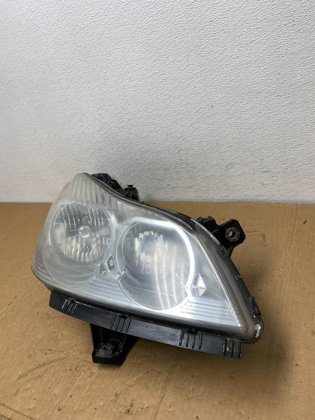 2009 to 2012 Chevrolet Traverse Right Passenger Halogen Headlight AC8667 DW1