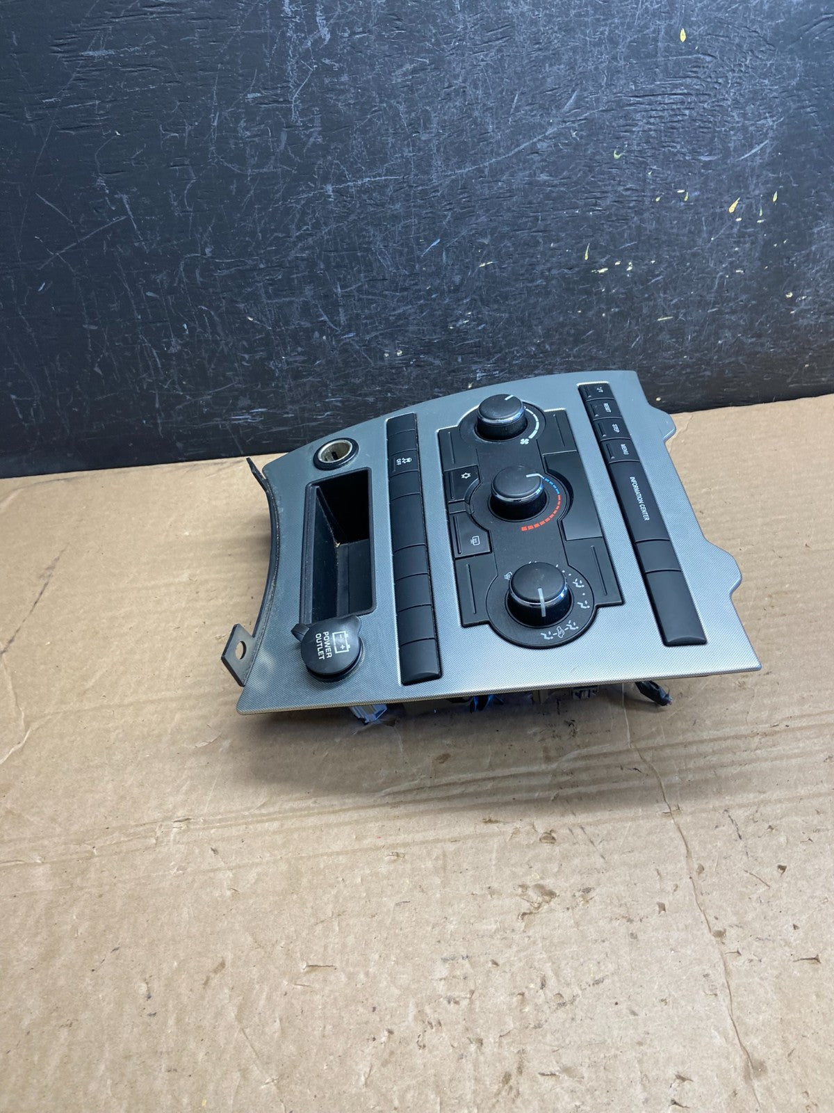 2005 to 2007 Jeep Commander Grand Cherokee A/C Climate Control Bezel AF2069 DG2