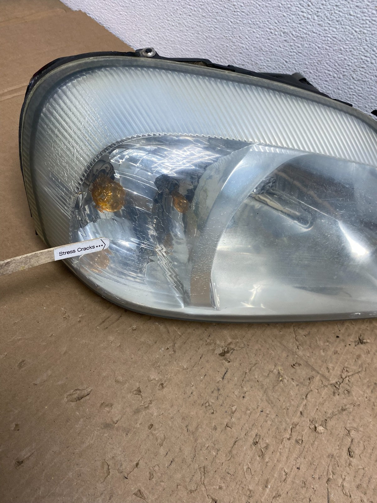 2000 to 2005 Mercury Sable Right Passenger Side Halogen Headlight AD8833 DW4