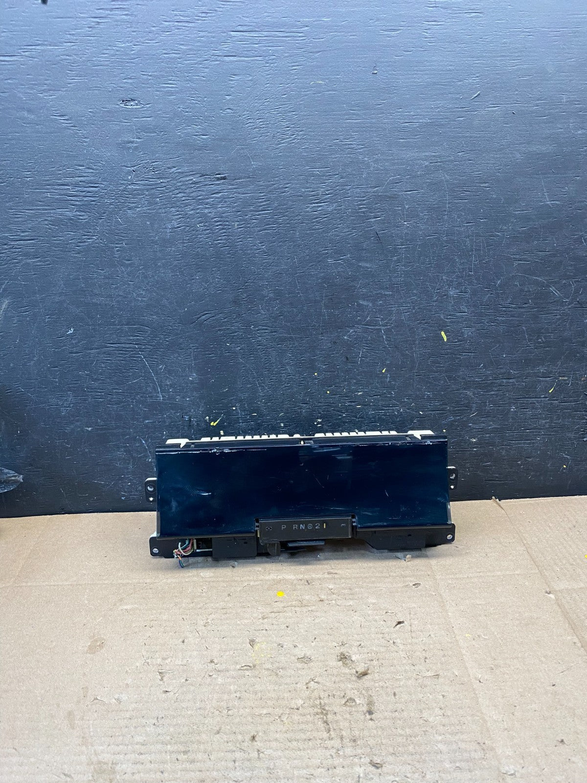 2003 to 2005 Ford Crown Victoria Speedometer Cluster Gauge V7762 DG0