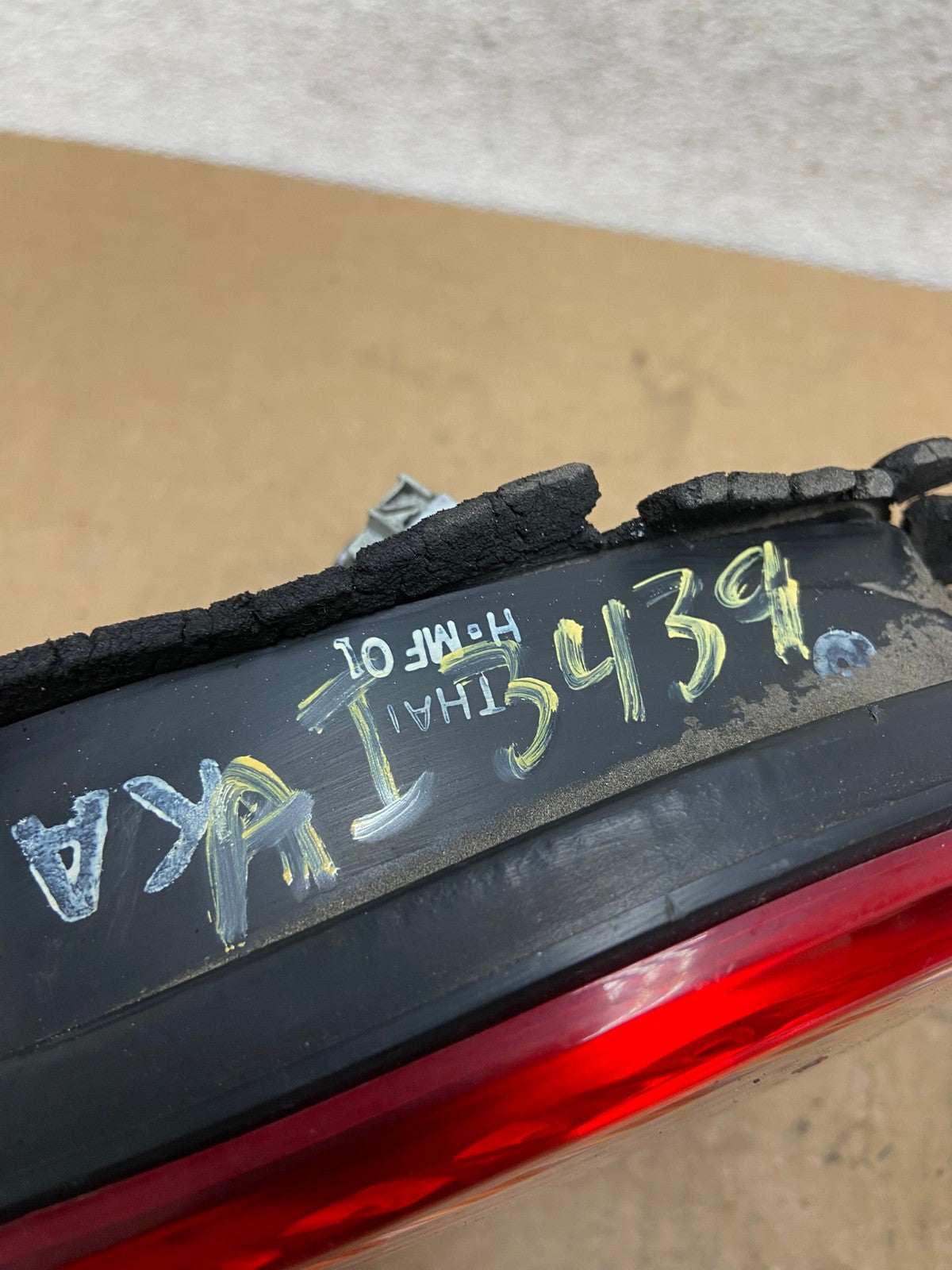 1998 to 2000 Honda Accord Right Passenger Side Inner Tail Light AI3439 LK7
