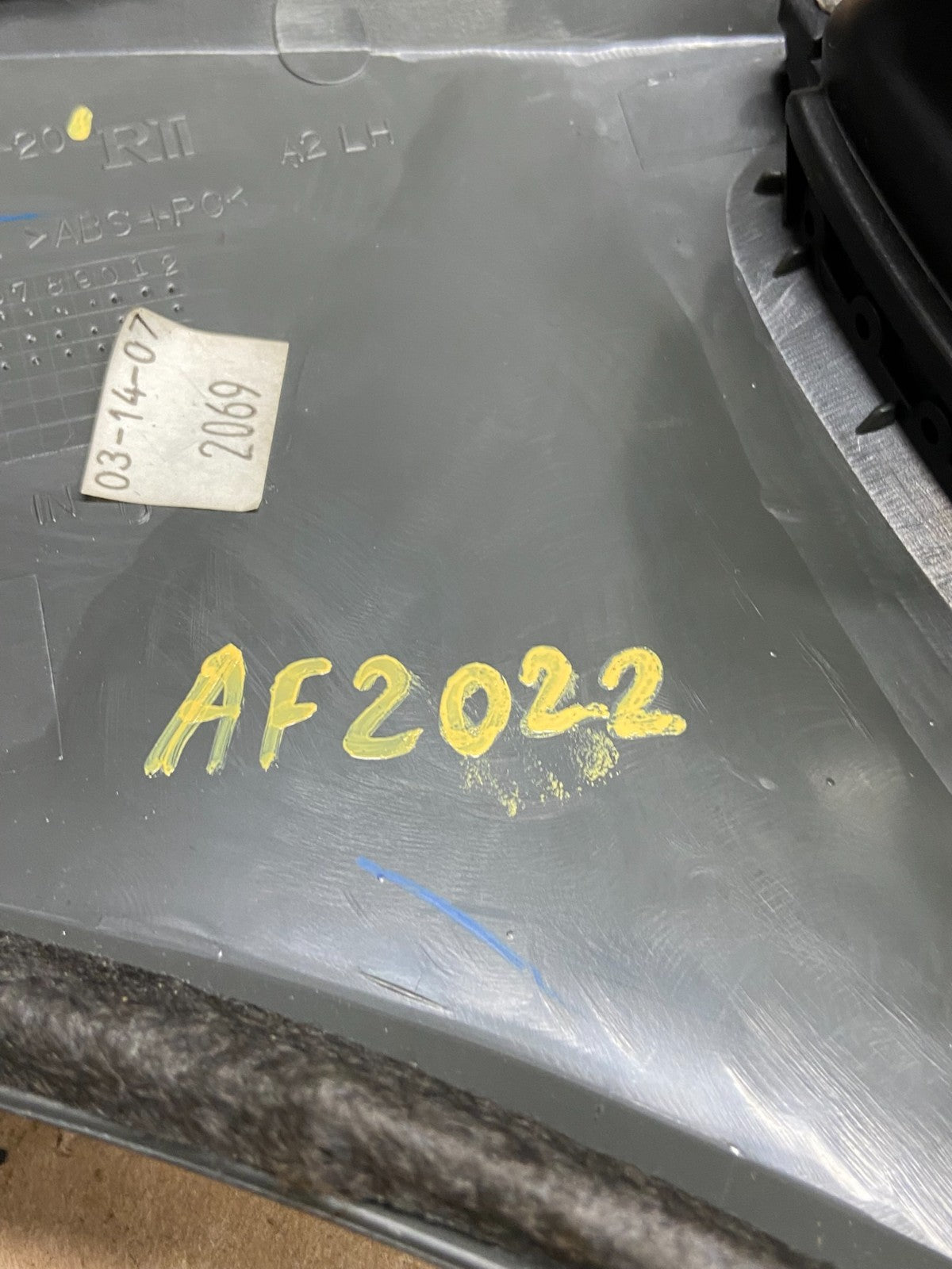 2005 to 2010 Honda Odyssey Radio Climate Control Dash Trim Bezel AF2022 DW7