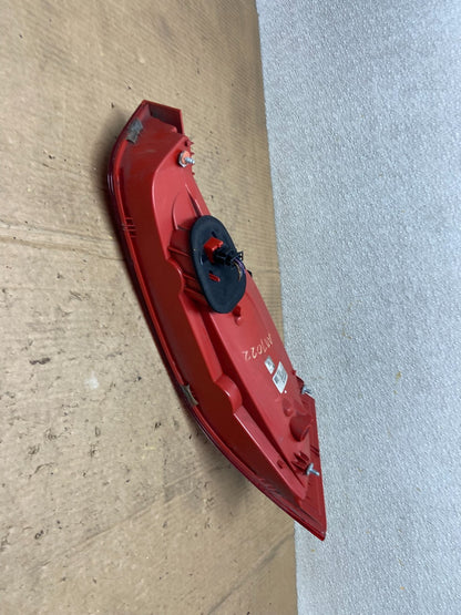 2010 - 2015 Audi Q7 Right Passenger Side Tail Light AA7022 LK4