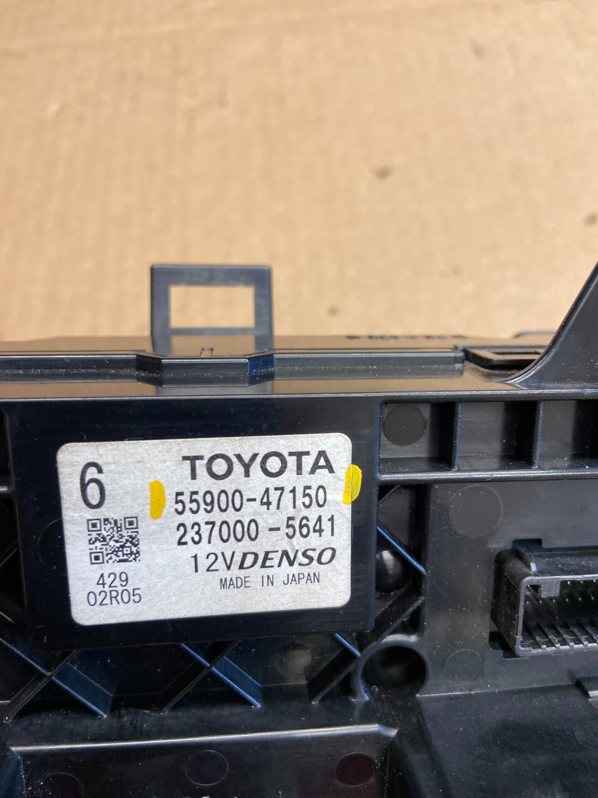 2014 Toyota Prius V Climate Heater A/C AC Control Panel AD6881 DG4