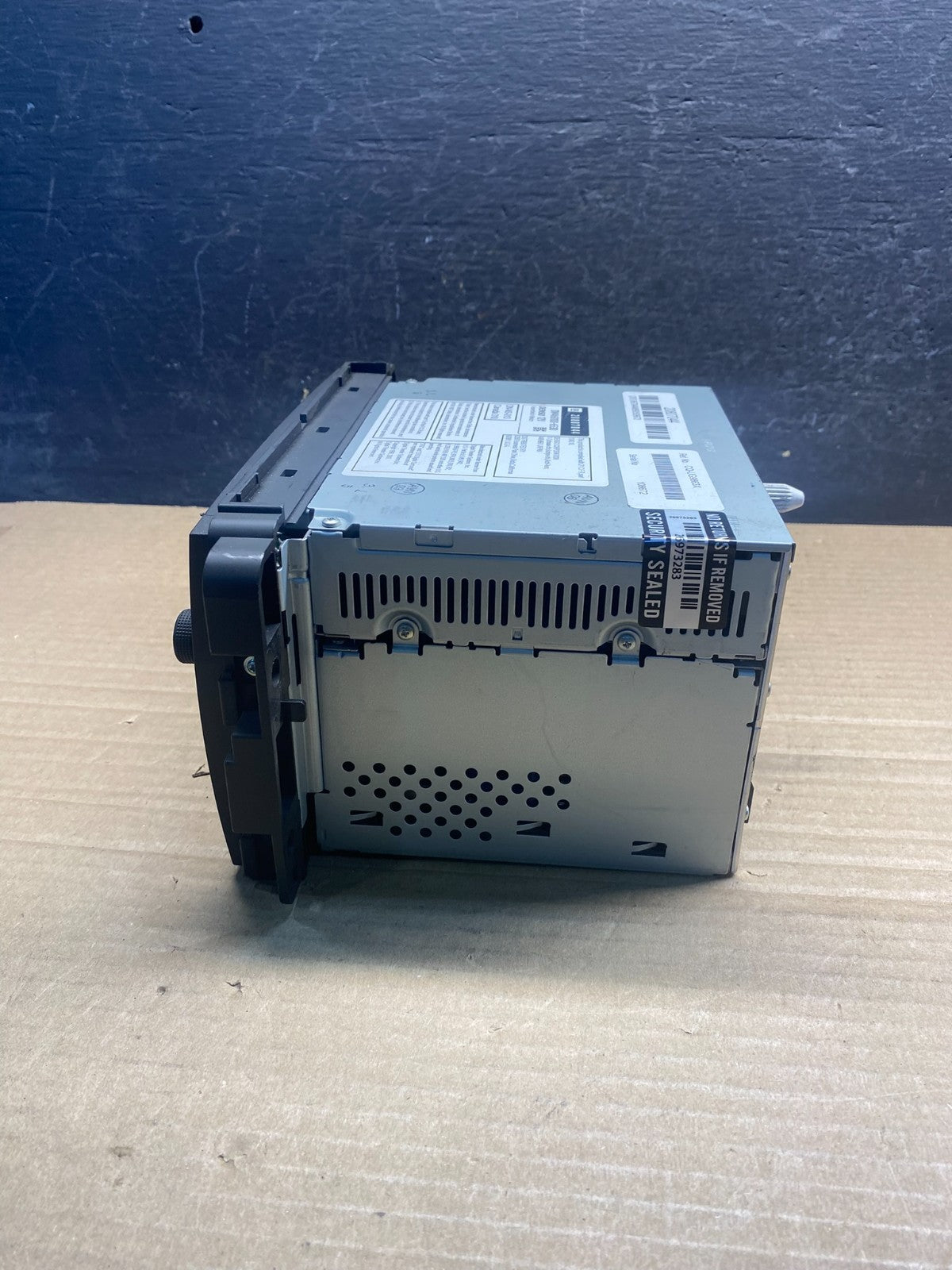 2007-2014 Chevrolet Tahoe AM FM Radio CD Player w Aux Bluetooth AF3842 DG2