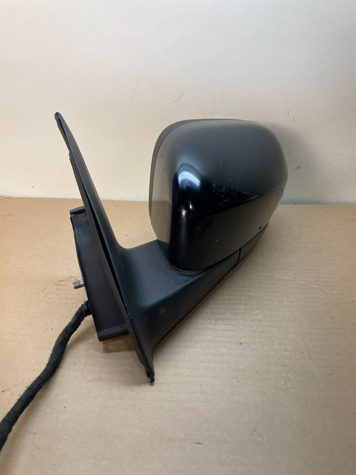 2007 to 2014 Volvo XC90 Left Driver View Door Turn Signal Mirror AH8791 DW1