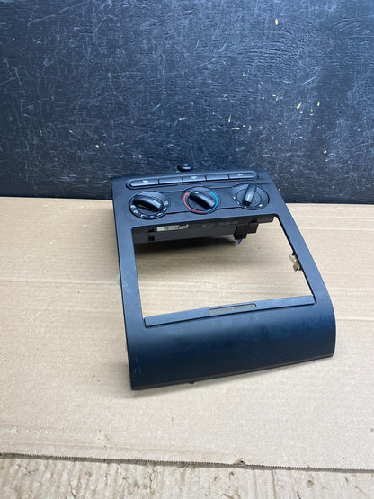 2004 to 2008 Ford F150 Radio Climate Dash Bezel Surround Black AG0028 DG2