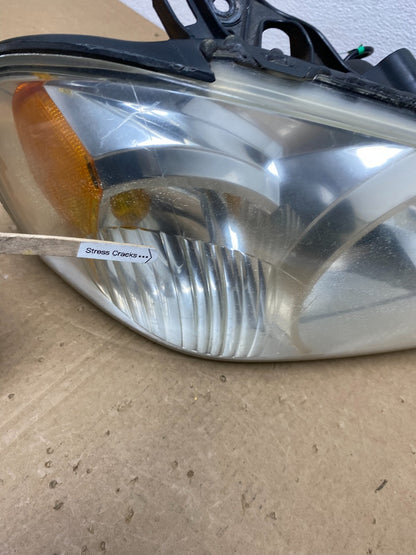 2005 - 2006 Mazda Tribute Right Passenger Rh Headlight Oem AC1087 DW4
