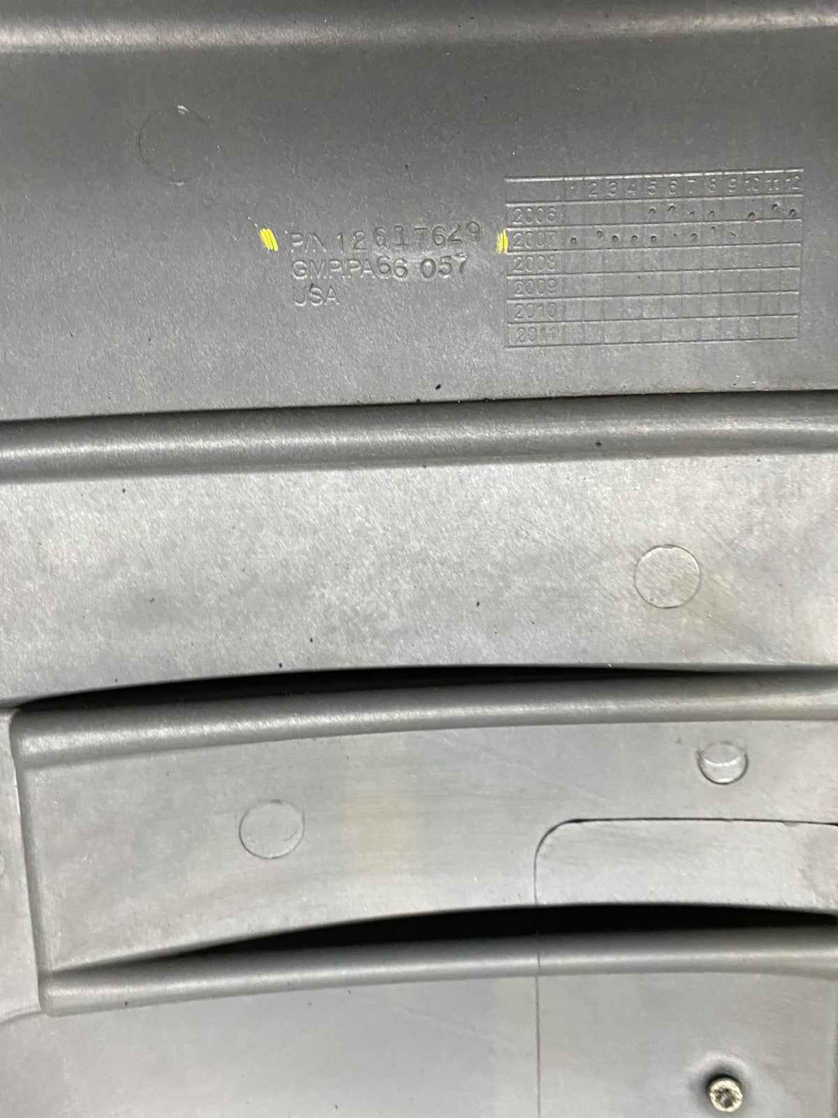 2007 to 2012 GMC Acadia 3.6L VVT Engine Cover Shield U0261 DG8