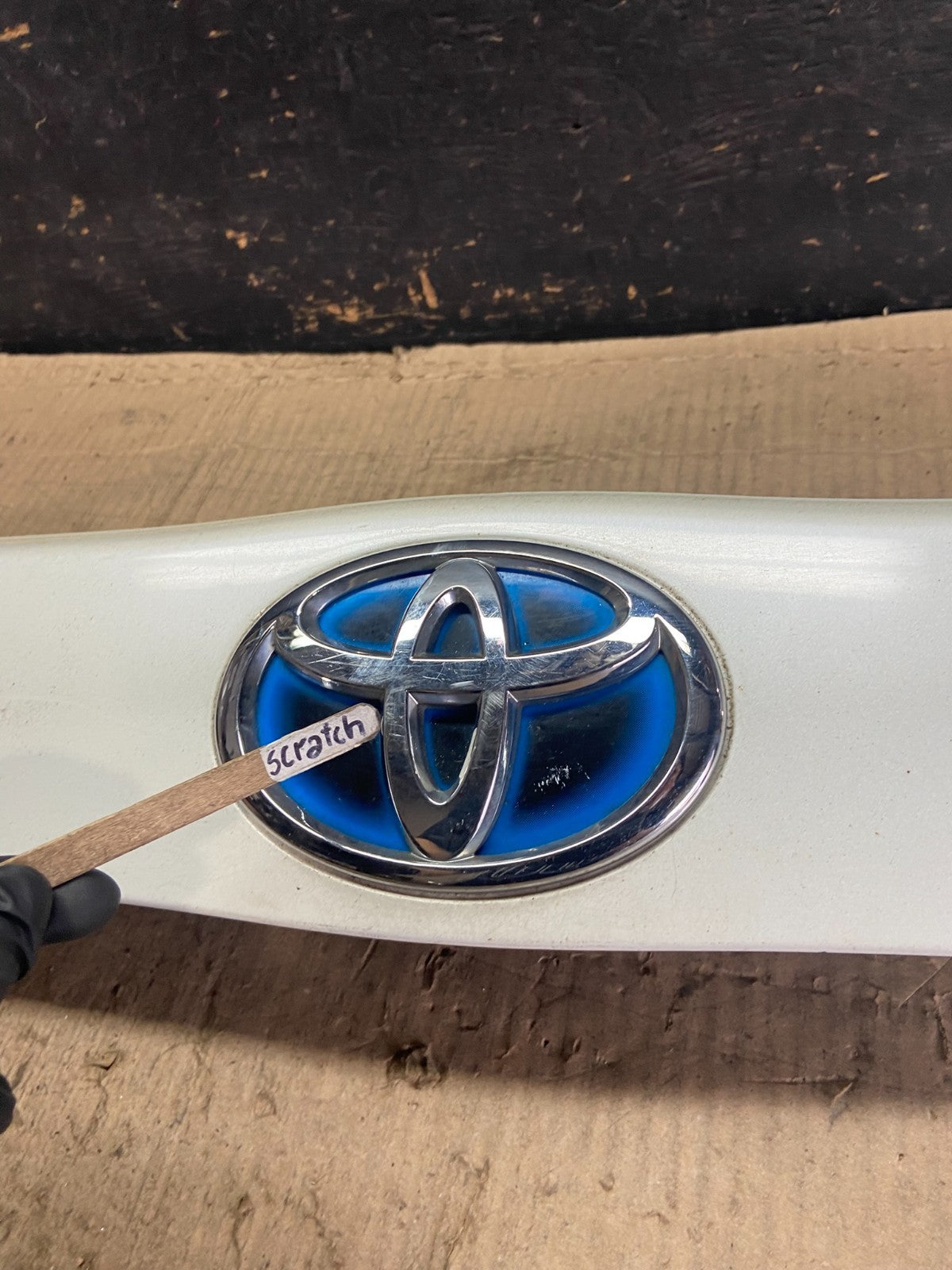 2010 to 2015 Toyota Prius Trunk Rear Tailgate Molding Panel 76801-47070 P3885 DG6