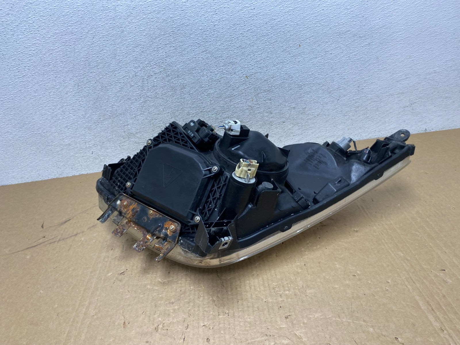 2004 - 2005 Toyota Prius Right Passenger RH Side Headlight Xenon Hid AG0545 DW6