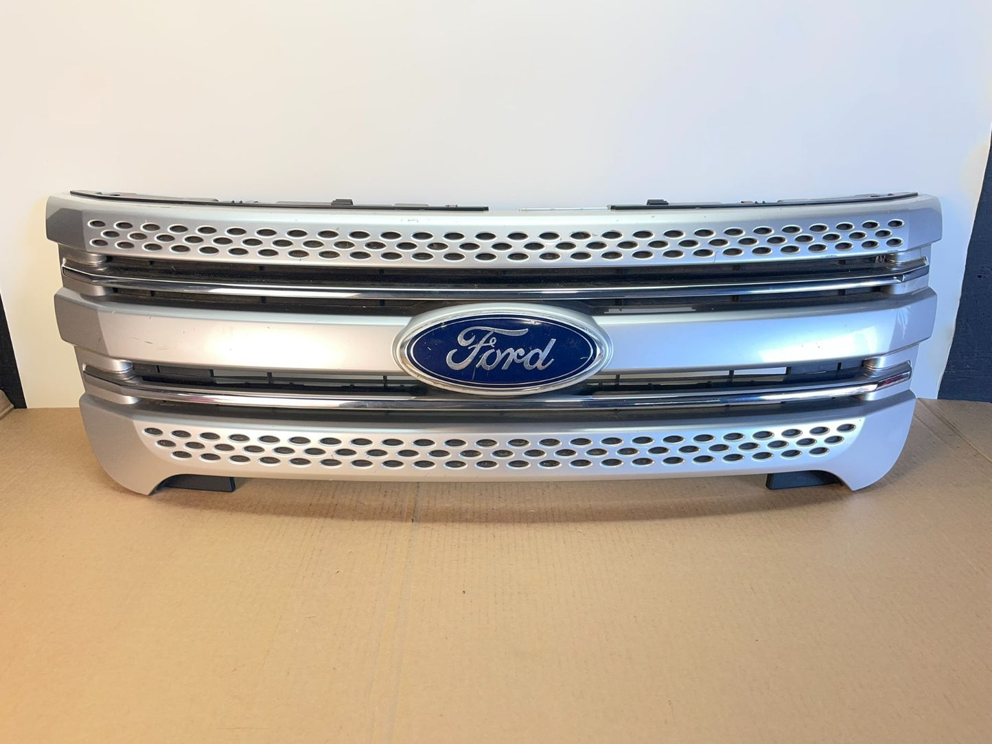 2011 to 2015 Ford Explorer Upper Front Grill Grille AF5449 DW0
