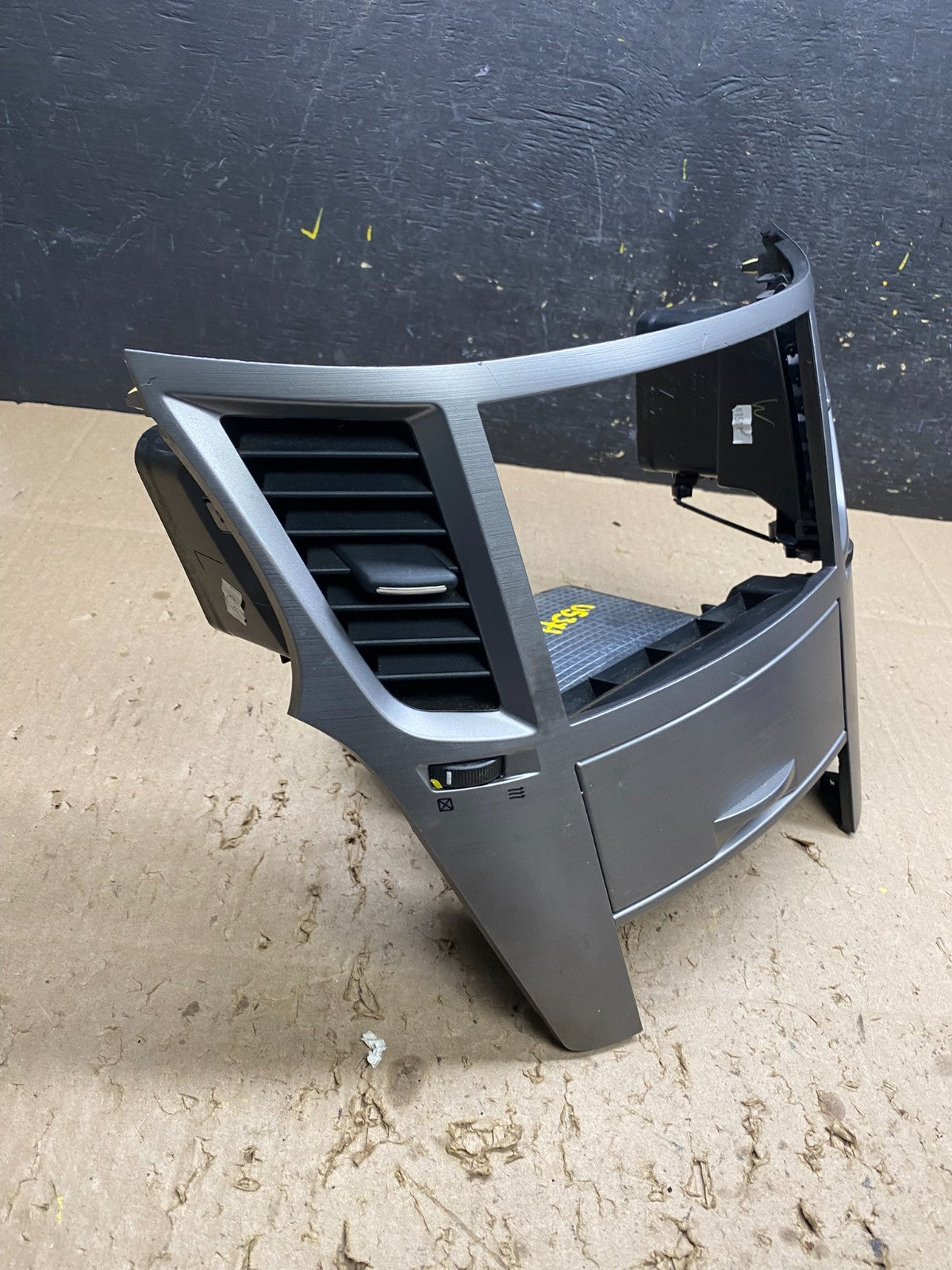 2010 - 2014 Subaru Outback Radio Console Dashboard Center Panel Trim U5371 DG3