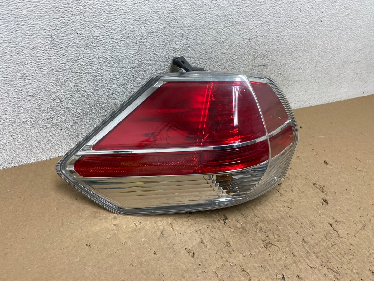 2014-2016 Nissan Rogue Left Driver LH Side Outer Tail Light AF8261 LK2