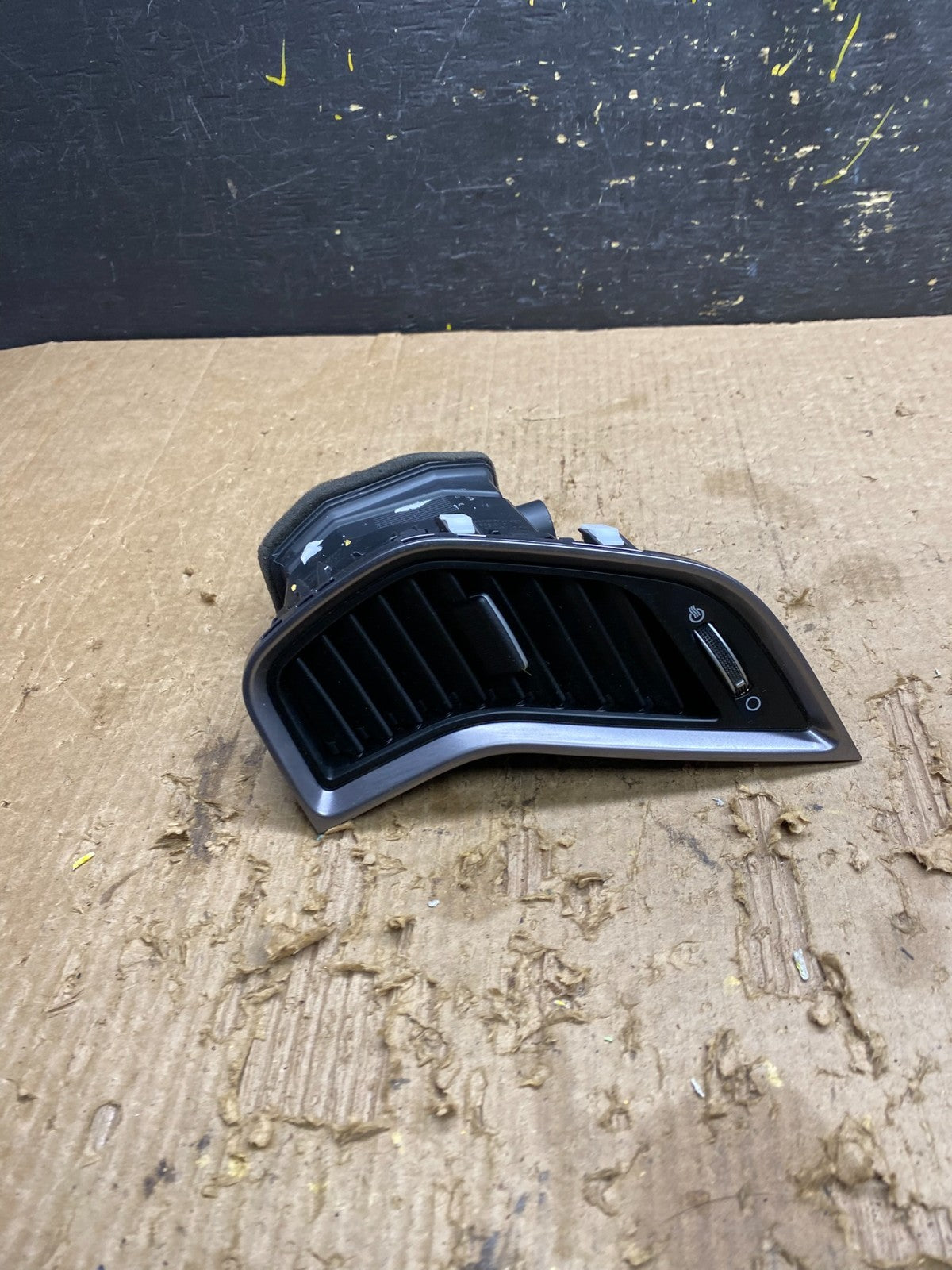 2017 to 2018 Hyundai Santa Fe Dashboard Center Left AC Air Heater Vent Z9652 DG0