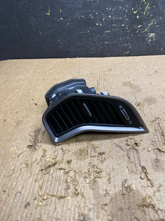 2017 to 2018 Hyundai Santa Fe Dashboard Center Left AC Air Heater Vent Z9652 DG0