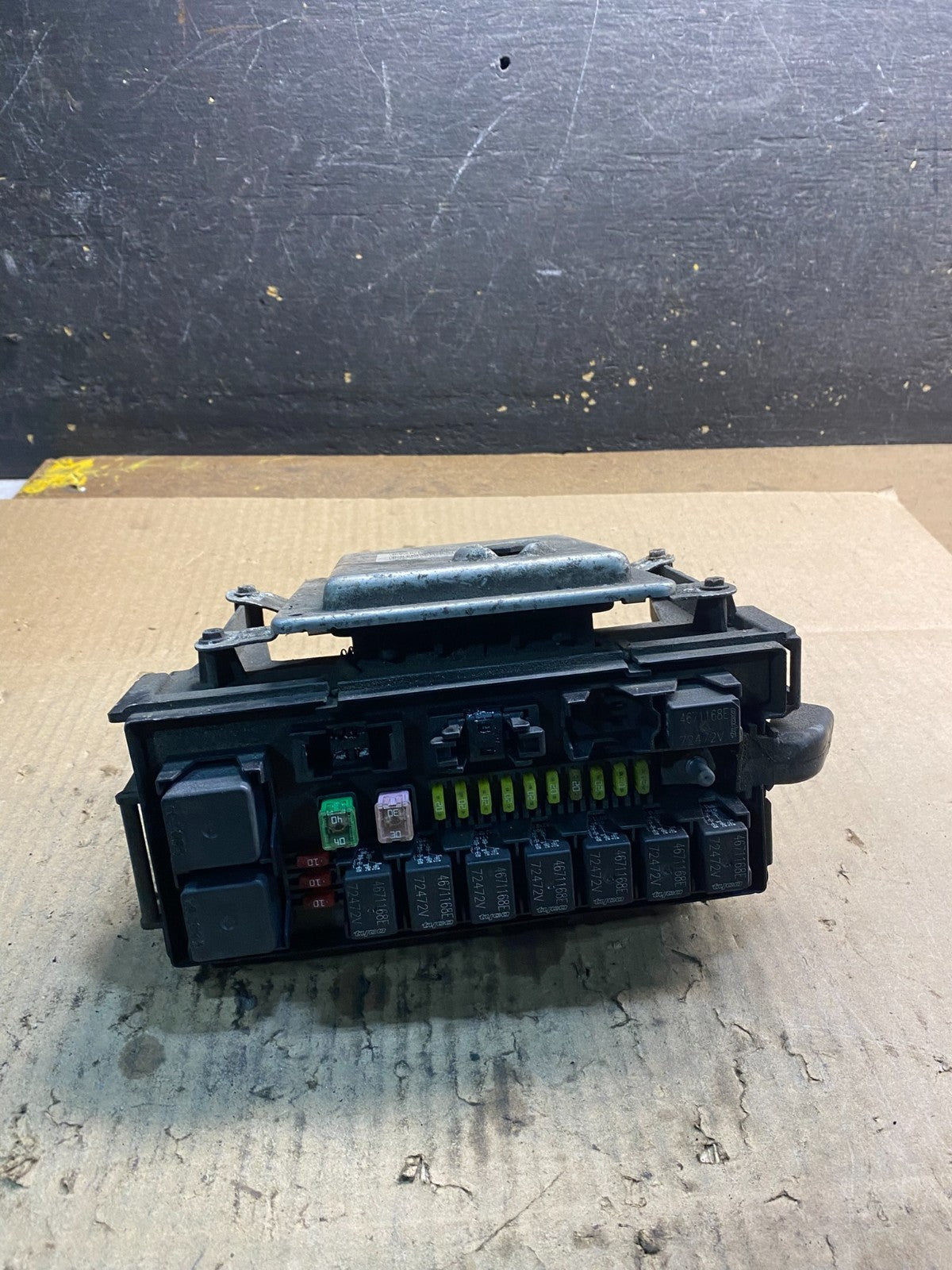 2007 Jeep Grand Cherokee Body Control Module BCM Power Fuse Box Z5008 DG5