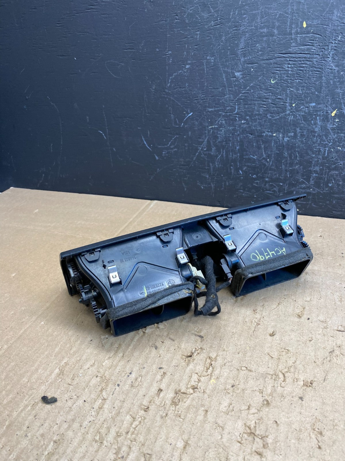 2010 to 2013 BMW X5 X6 Center Console Dash Air Vent OEM ac4790 DG3