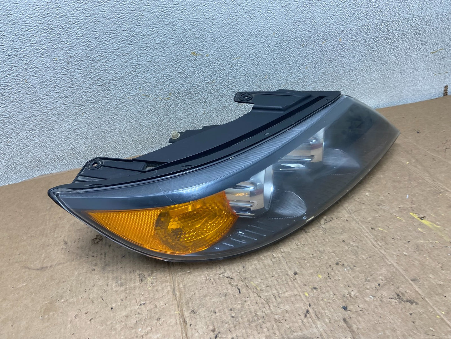 2011 to 2013 Kia Sorento Right Passenger RH Side Headlight Halogen Oem AA3811 DW2