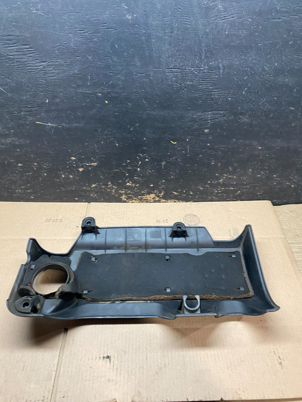 2003 to 2006 Volvo XC90 OEM 2.9L Upper Top Engine Motor Dust Cover Oem W2468 DG5