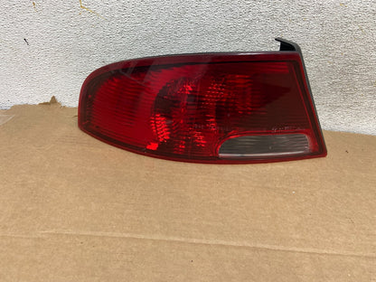 2001-2006 Dodge Stratus Left Driver LH Side Tail Light AH3091 DW0