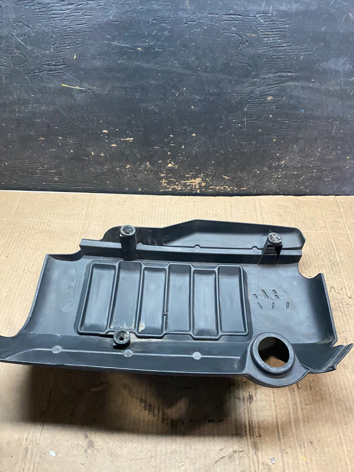 2007 to 2008 GMC Acadia 3.6L VVT Engine Cover Shield OEM t4070 DG5