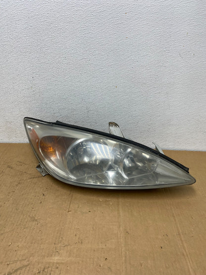 2002 to 2004 Toyota Camry Halogen Headlight Right Passenger Rh AC8601 DW0