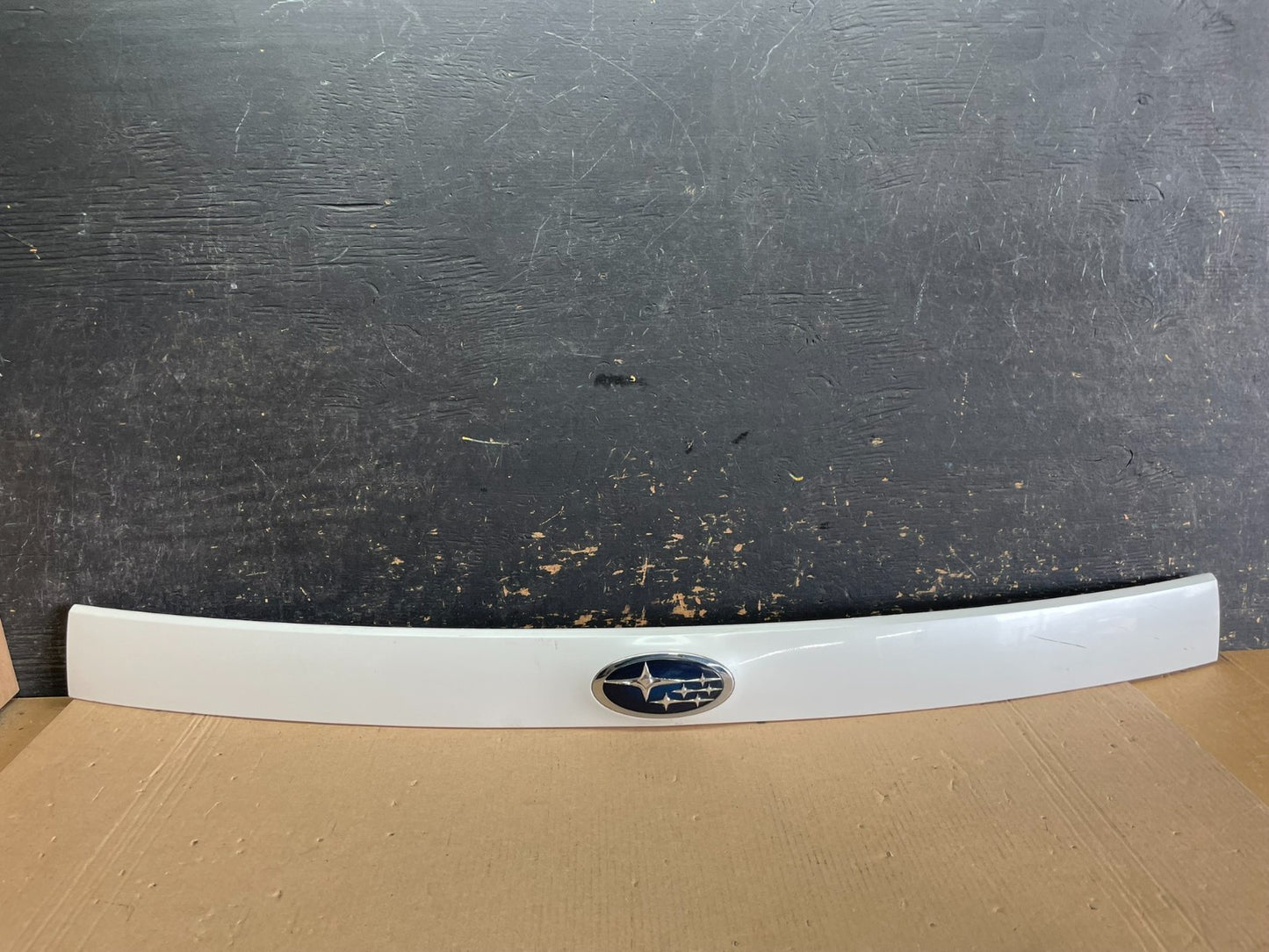 2009 - 2013 Subaru Forester Liftgate Tailgate Trunk Trim Molding OEM AA1932 DG0