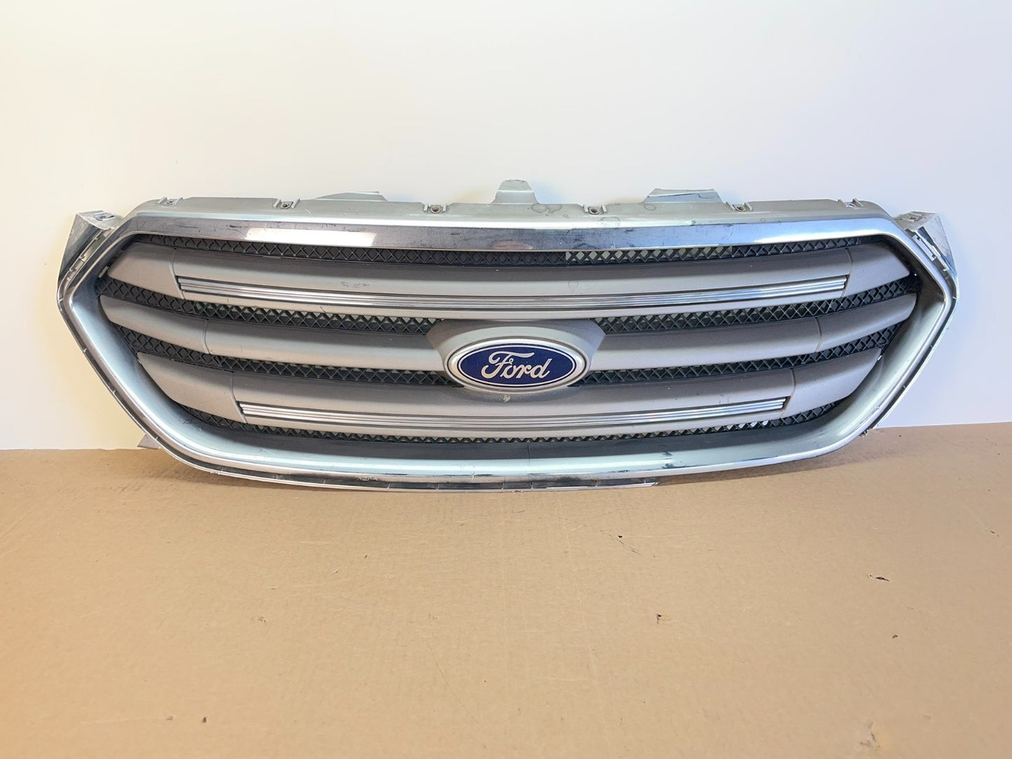 2013 to 2019 Ford Taurus Front Upper Grill Grille ag9803 DG0