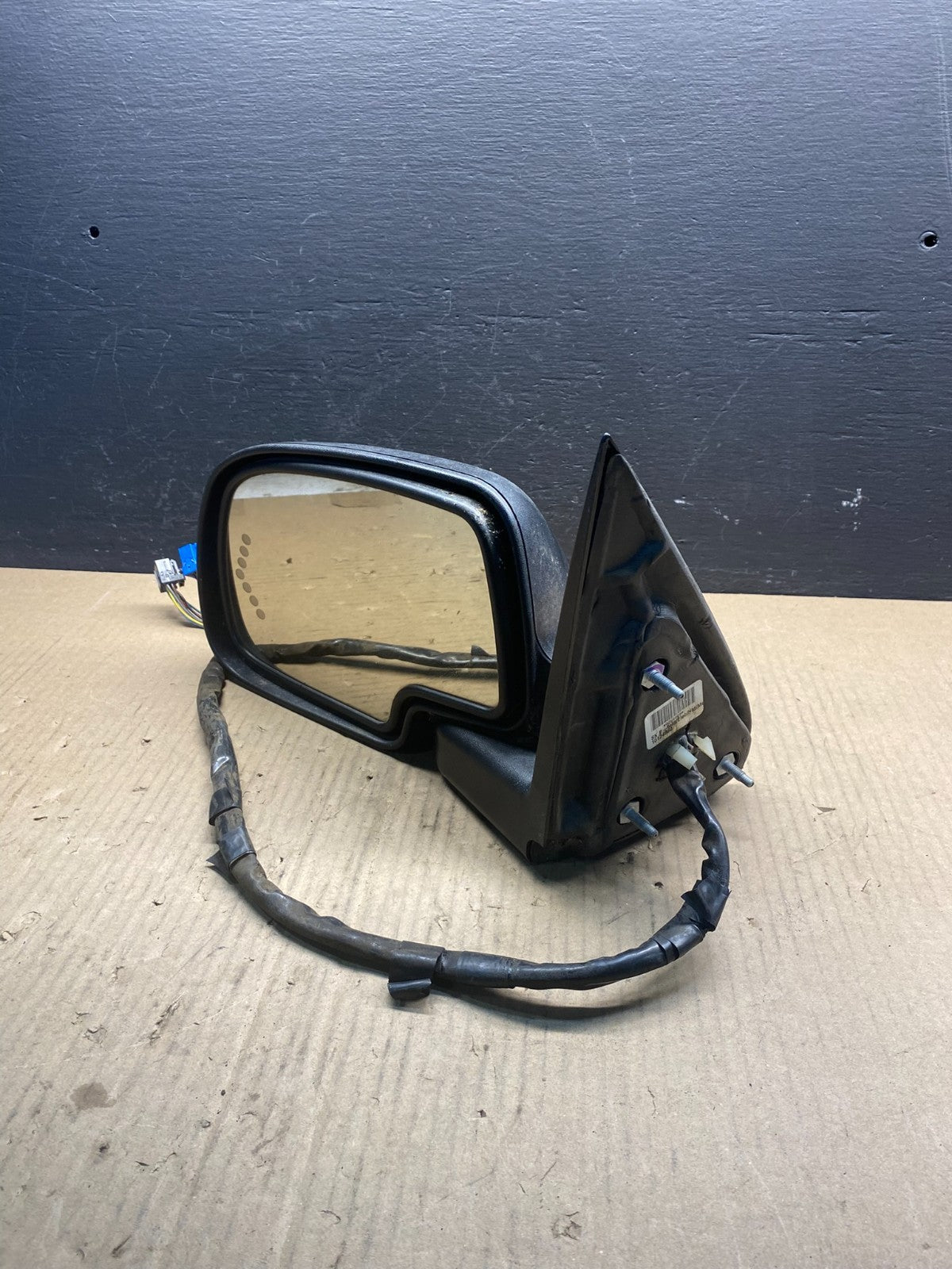 2003-2006 Chevrolet Tahoe Suburban Left Driver LH Turn Door Mirror AC7860 DG10