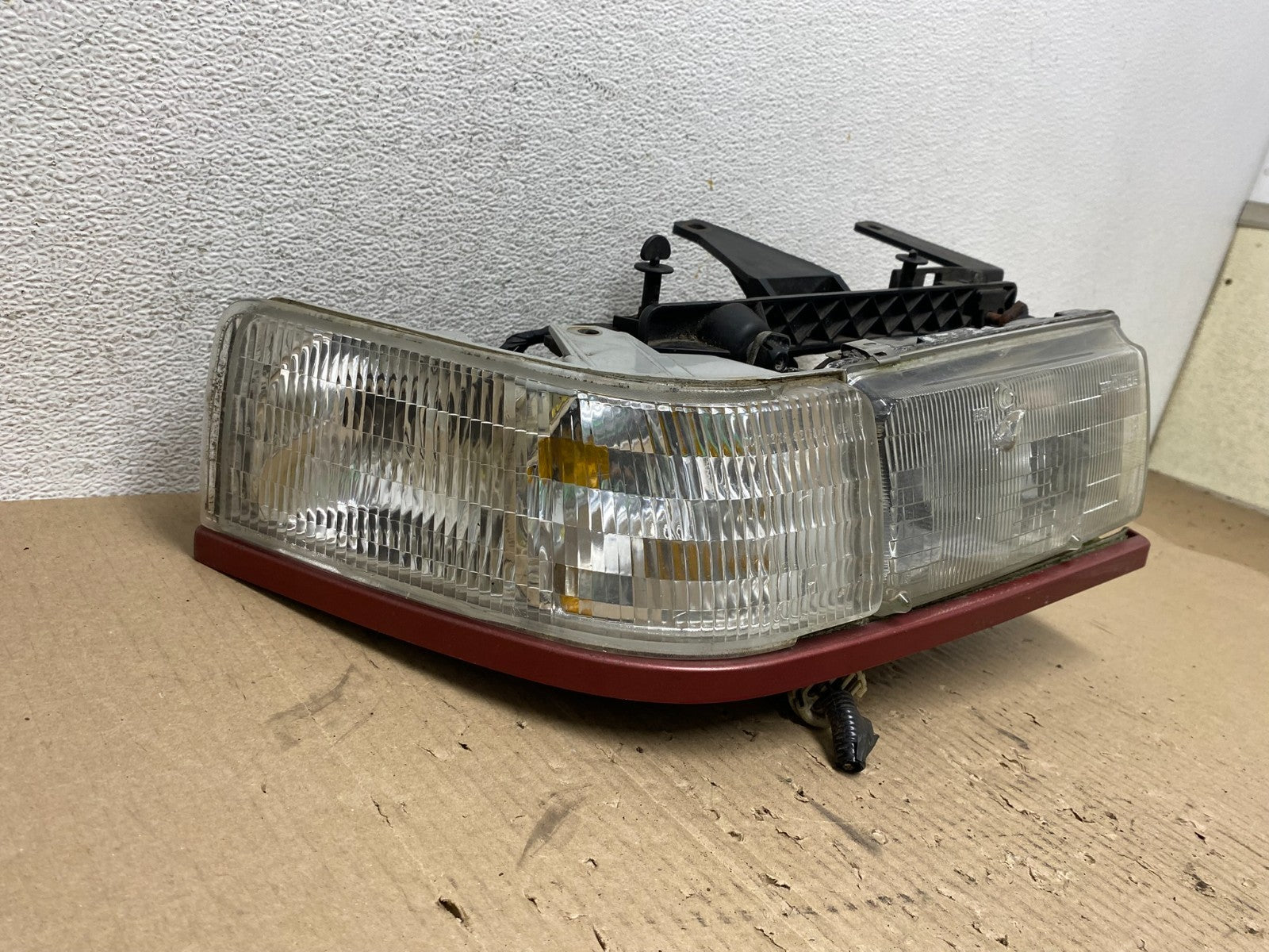 1992 to 2002 Cadillac Eldorado Right Passenger Headlight With Harness AE70322