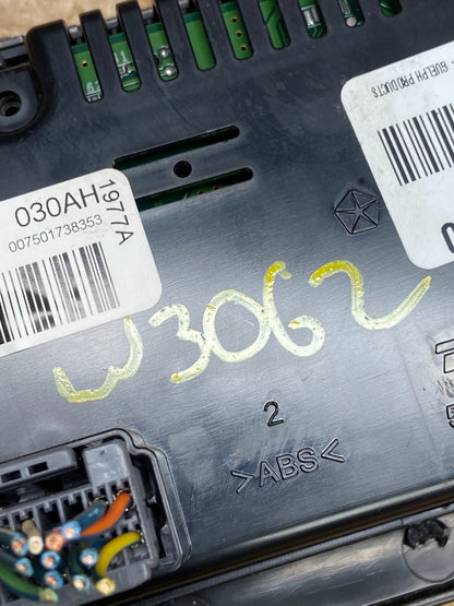2005 to 2007 Chrysler 300 Dash Heater A/C Climate Control Radio Panel W3062 DG7
