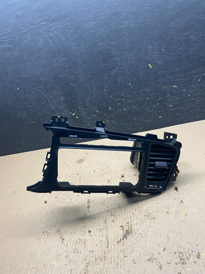 2012 2013 Kia Optima Front  Dash Radio Bezel Trim Air Vent OEM Q7164 DG0