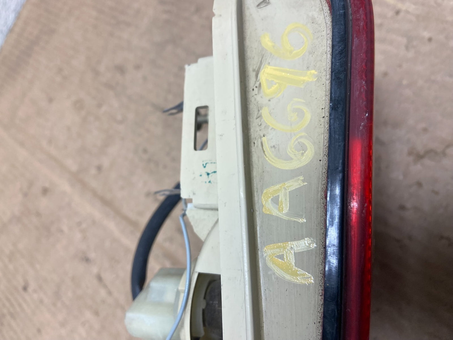 1989-1995 Bmw 5-Series E34 Left Driver LH Inner Tail Light Oem aa6696 DG6