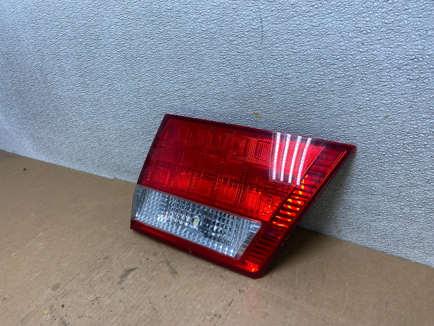 2005 2006 2007 Honda Odyssey Inner Right Passenger RH Tail Light Z7075 DW1