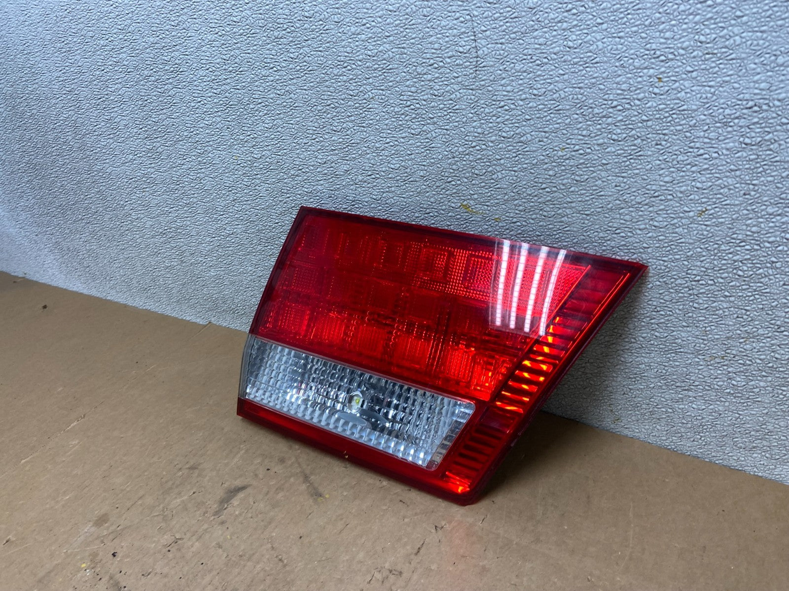 2005 2006 2007 Honda Odyssey Inner Right Passenger RH Tail Light Z7075 DW1