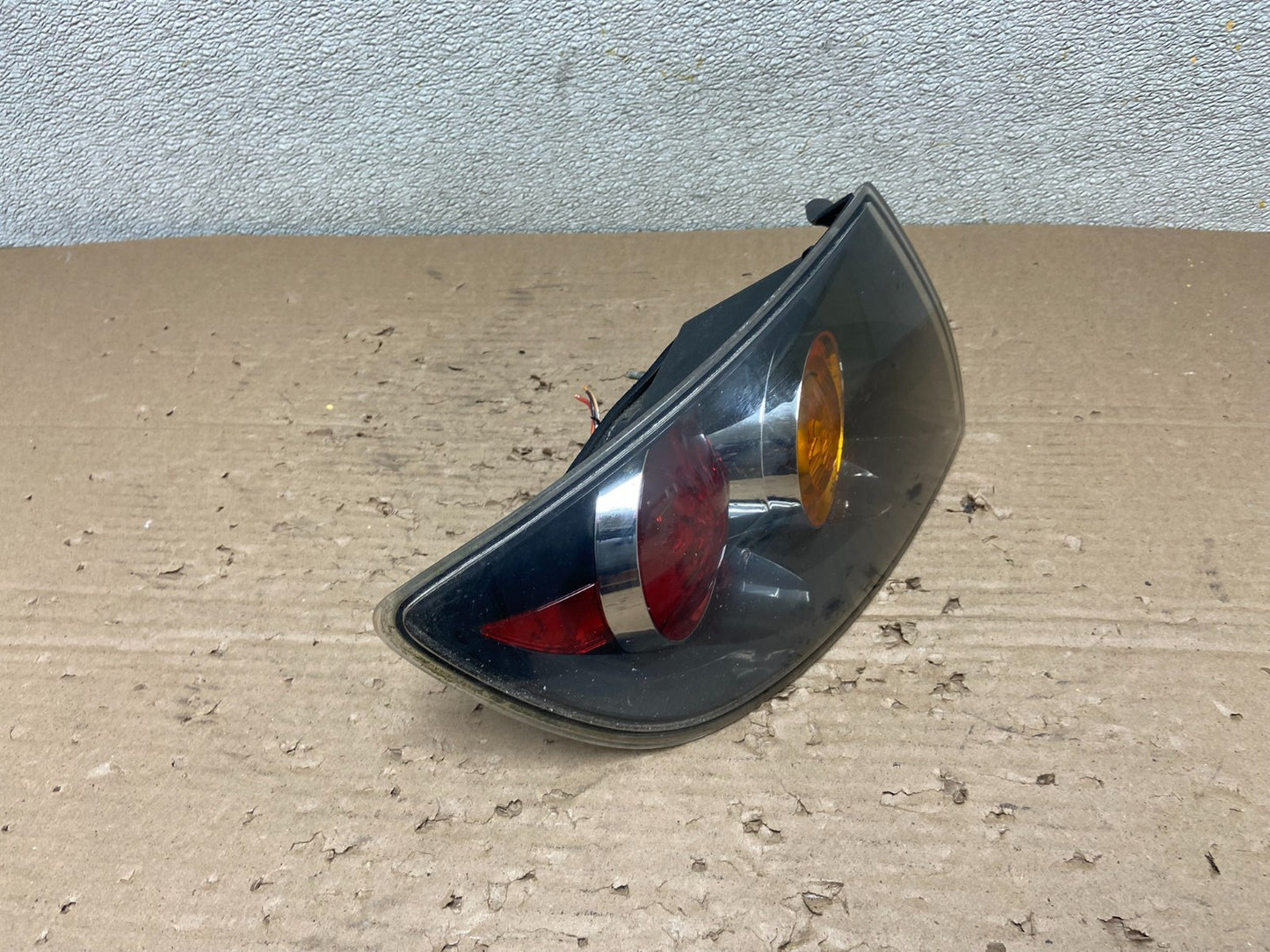 2004 2006 Mazda 3 Left Driver LH Side Tail Light AB1618 DW2