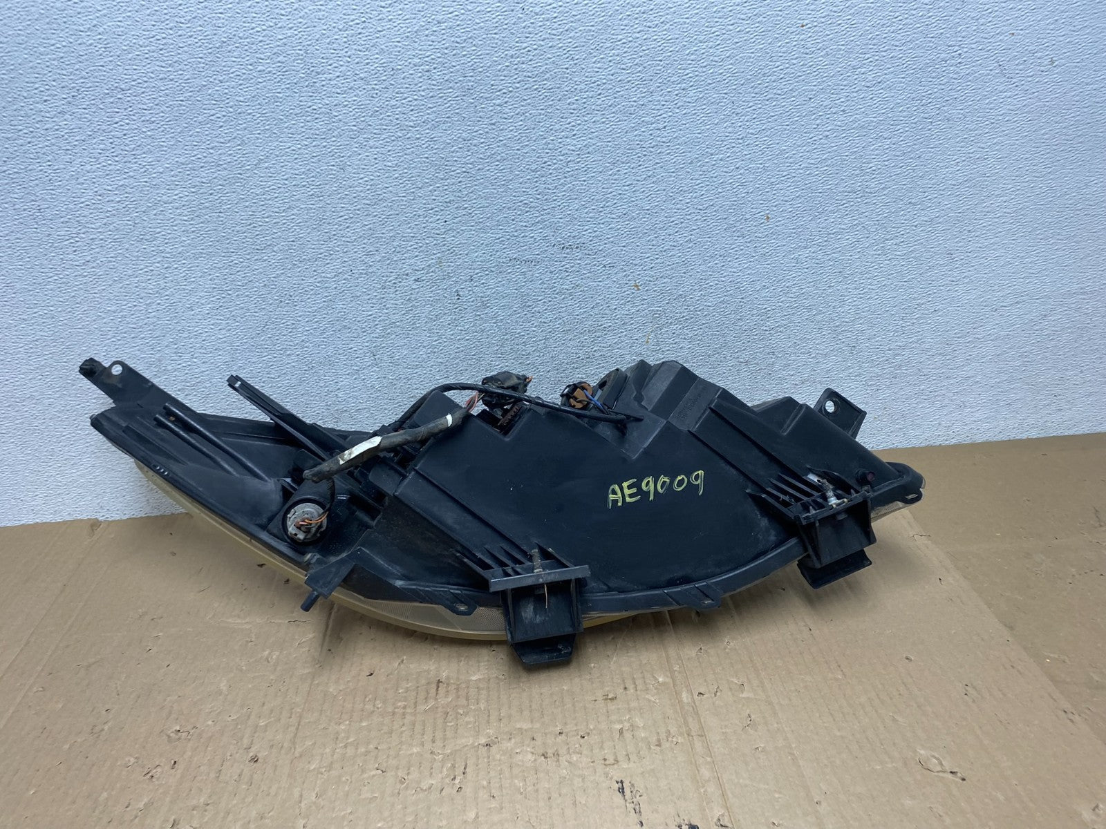 2010 - 2013 Mazda 3 Left Driver LH Halogen Headlight AE9009 DW7