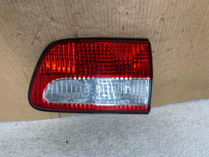 2001 - 2003 Toyota Sienna Right Passenger Rh Side Inner Tail Light AI7954 LK0