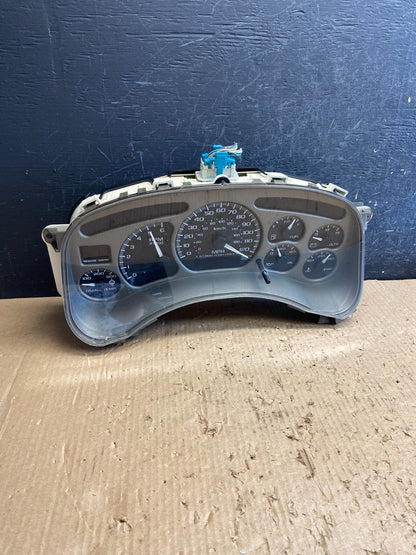 2001 to 2002 GMC Yukon Sierra Denali Instrument Gauge Cluster AF15910