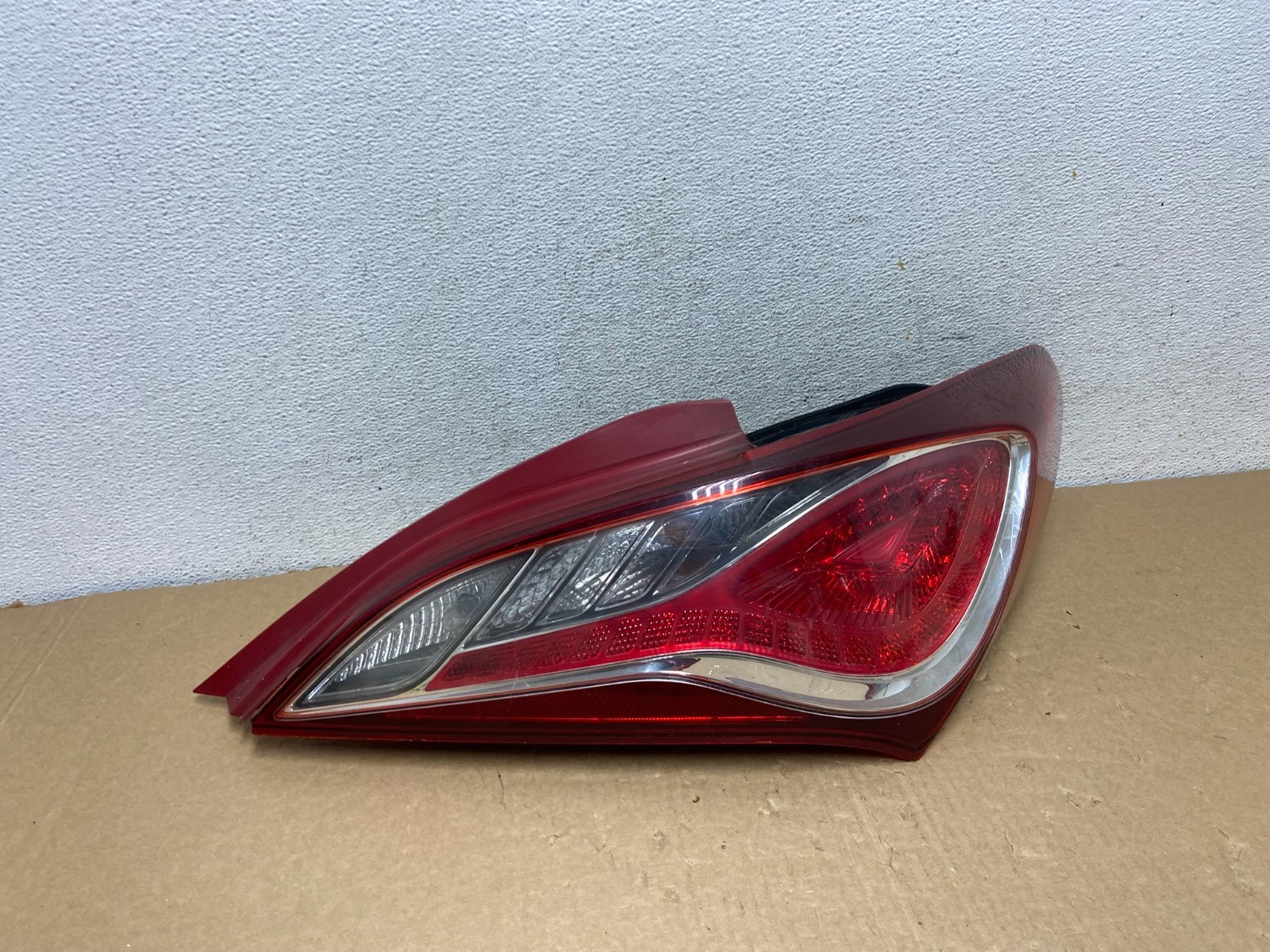 2013-2016 Hyundai Genesis Coupe Right Passenger RH Tail Light AF7327 DW0