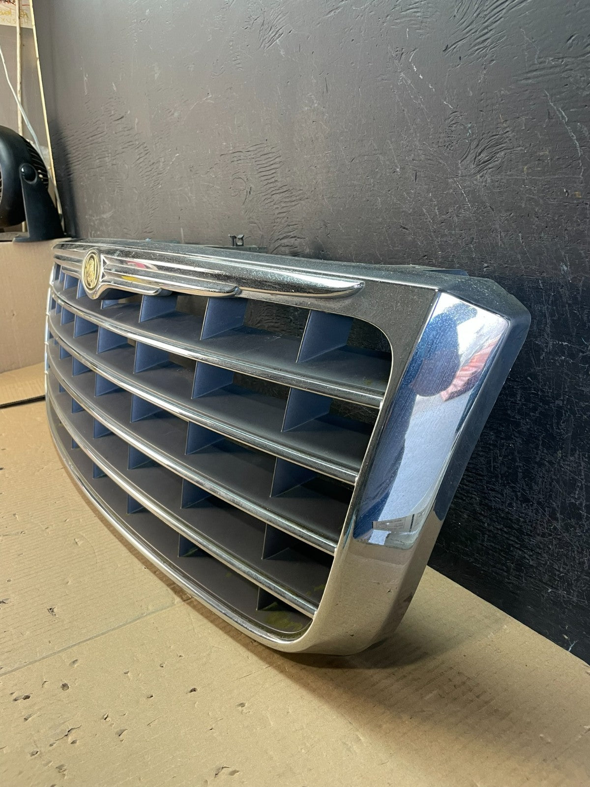 2007 2008 2009 Chrysler Aspen Front Radiator Upper Grill Grille AE3747 DG1