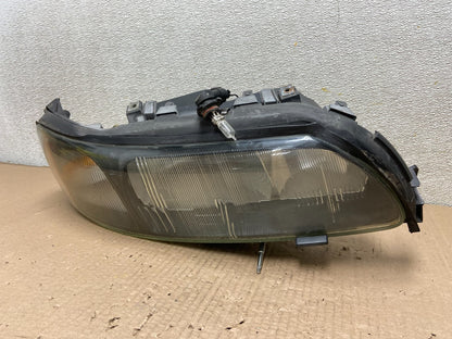 2001 2002 2003 2004 Volvo V70 XC70 Right Passenger Rh Headlight OEM AB2531 DW1